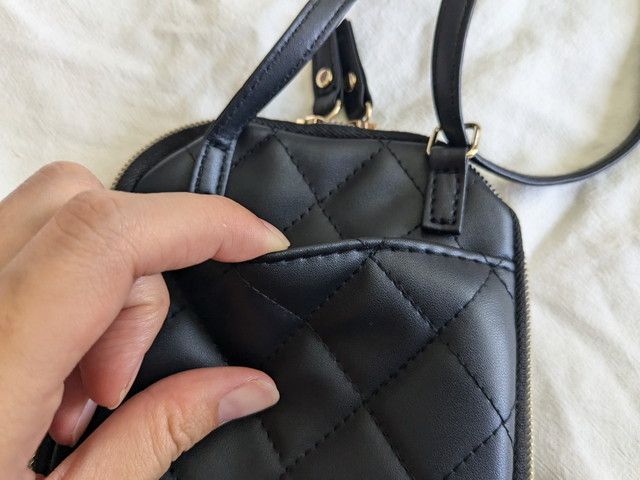 キルティングショルダーバッグ背面ポケット