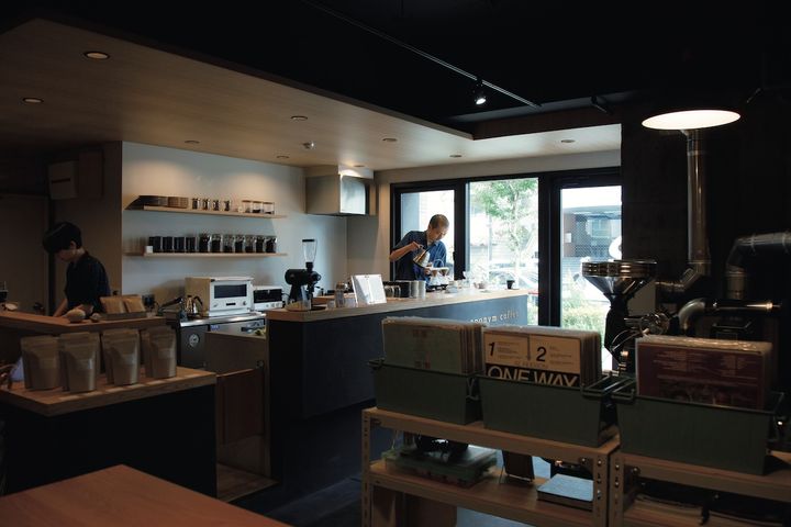 eponym coffee（西新宿五丁目）の店内