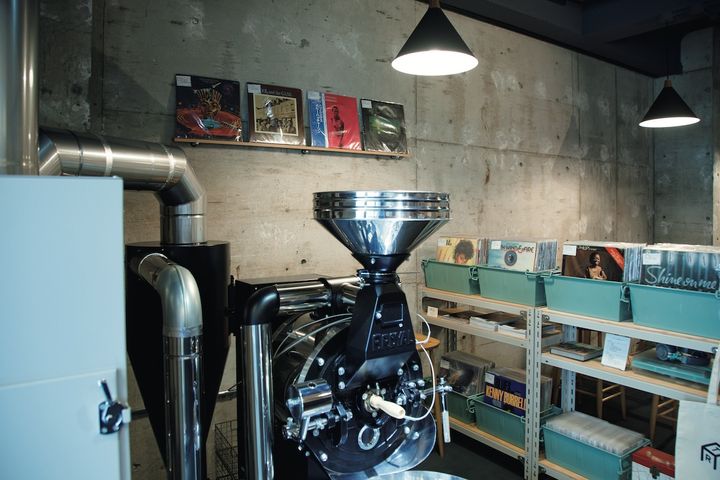 〈フジローヤル〉の焙煎機