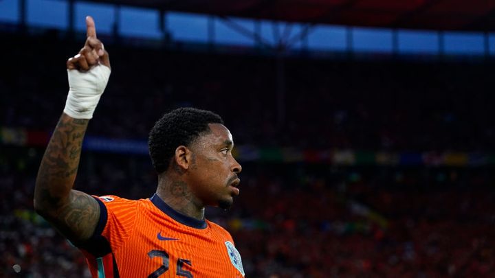 クーマン監督、非情宣言「26歳でサウジ移籍の選手、もう終わり」