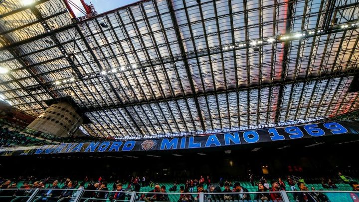 インテルのウルトラス中心メンバーが決闘…銃で武装した男性、ナイフで喉を斬られて殺される