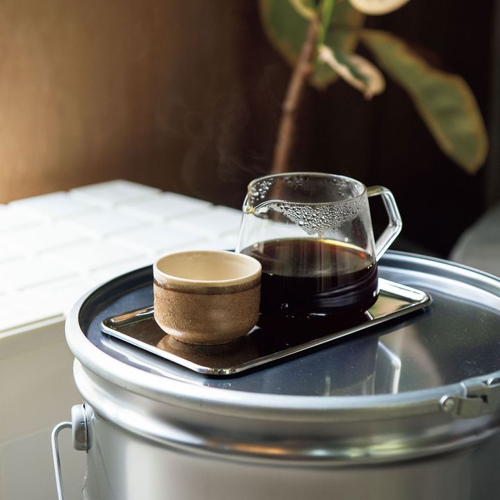 FIRST CROP COFFEE JAPAN ROASTERYのサーバーとカップ