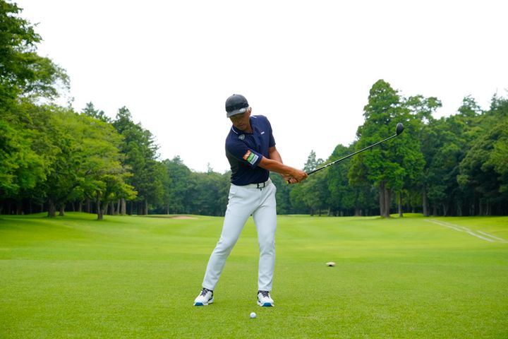 “フェアウェイウッドの成功率”は「ソールで芝をこすれるかどうか」で決まる！
