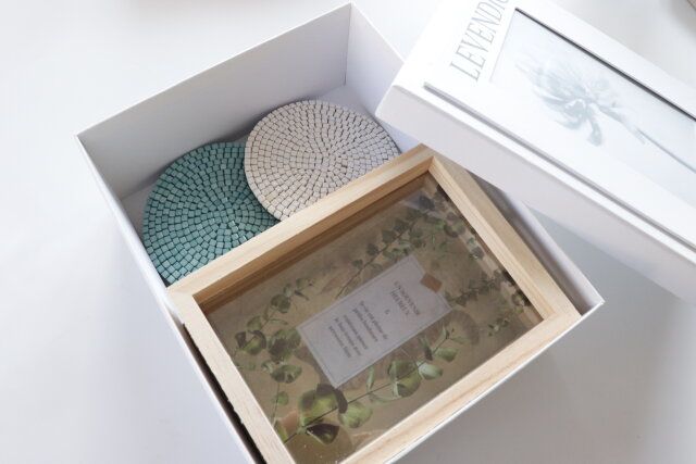 ダイソー 紙BOX（フォトフレーム付、白） 使用例