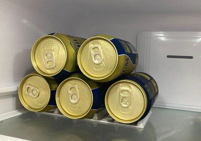 ダイソー ボトルスタッキングマット 缶ビールを重ねる