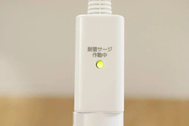 ダイソー 回転式電源タップ 耐雷サージ