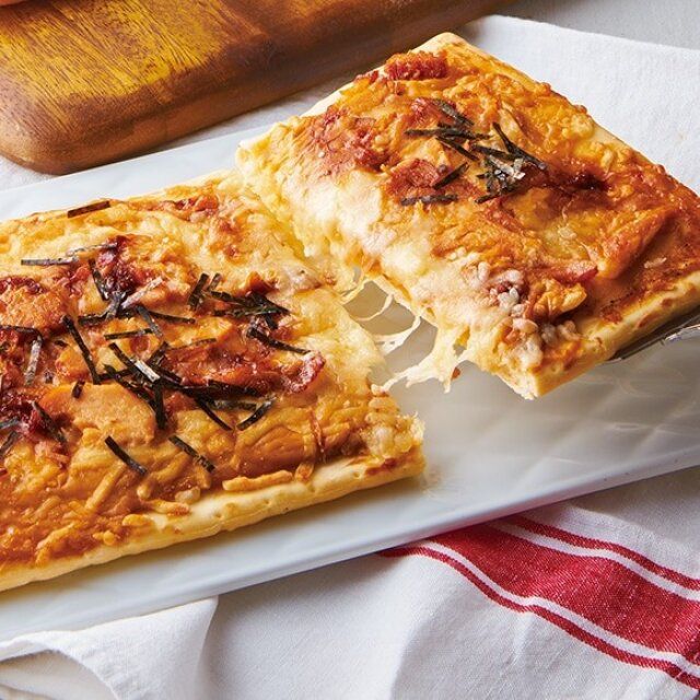 シャトレーゼ オーブンでそのまま焼けるピザ照り焼きマヨチキン