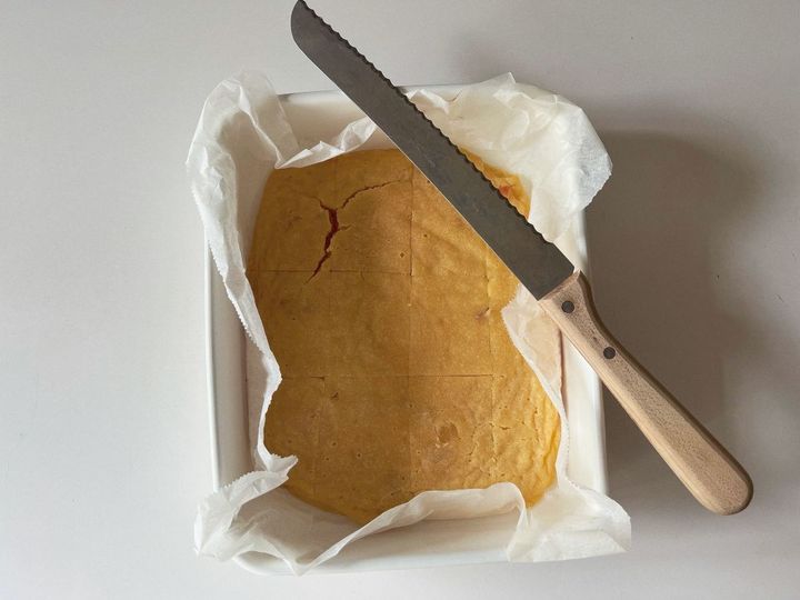 米粉を使った、ごろっとりんごジャムのヨーグルトケーキ【渡辺友美子のコーヒーに合うお菓子のレシピ vol.58 〜レシピで旅するヨーロッパ〜】