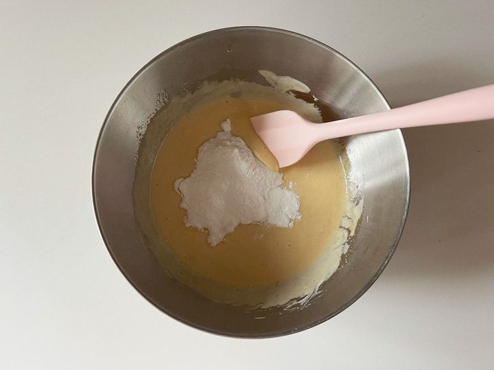 米粉を使った、ごろっとりんごジャムのヨーグルトケーキ【渡辺友美子のコーヒーに合うお菓子のレシピ vol.58 〜レシピで旅するヨーロッパ〜】