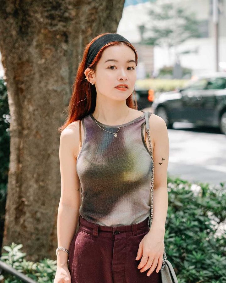 残暑が厳しい日の“秋色”コーデ5選。ボルドーやブラウンなどダークカラーで季節を先取り！【TOKYO SNAP】