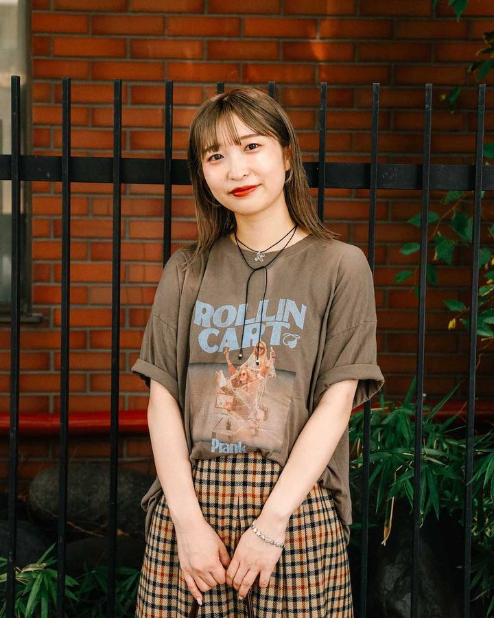 残暑が厳しい日の“秋色”コーデ5選。ボルドーやブラウンなどダークカラーで季節を先取り！【TOKYO SNAP】