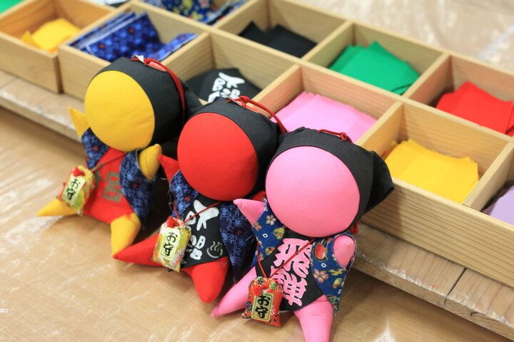 自然の中に和カフェや体験スポットも。合掌造りの民家で古き良き暮らしを体験「下呂温泉合掌村」