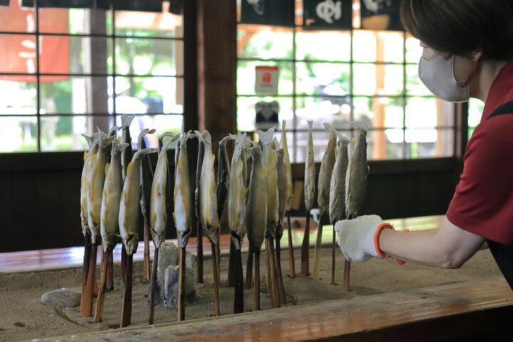 自然の中に和カフェや体験スポットも。合掌造りの民家で古き良き暮らしを体験「下呂温泉合掌村」