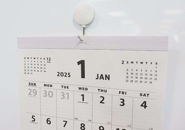 ダイソー A3壁掛けカレンダーモノトーン フック