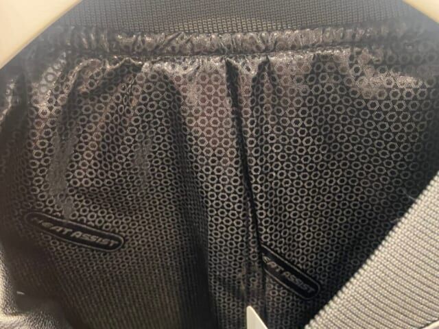 ワークマン フェイクレザーウォームジャケット ブラックアルミ使用