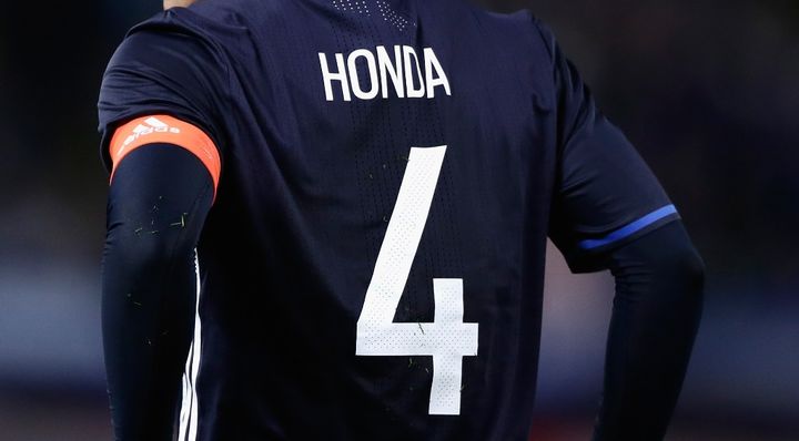 本田圭佑、日本代表で奇妙な背番号4をつけた理由を石橋貴明さんに説明 「イラッとしてきたんですけど、今思い出したら（笑）」