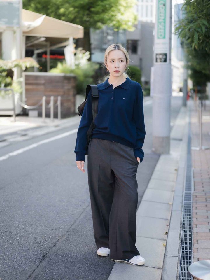 画像: ポロニット￥33,000、パンツ￥34,100、ボストンバッグ￥17,600すべて【ガジェス】 その他／本人私物 出典：ガジェス