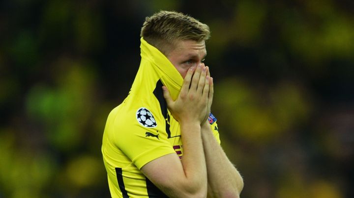 奥さんの超ファインプレー！香川真司の元同僚、ゴミ箱に捨てたCL準優勝メダルを拾った妻に10年後に感謝したイイ話