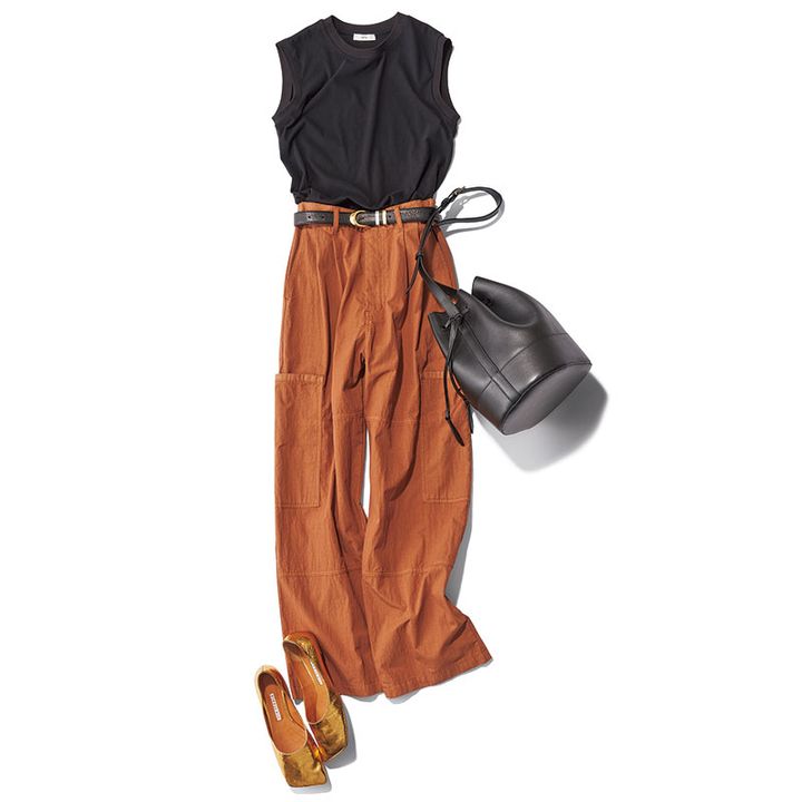 地金のベルトがオシャレなお仕事パンツコーデ