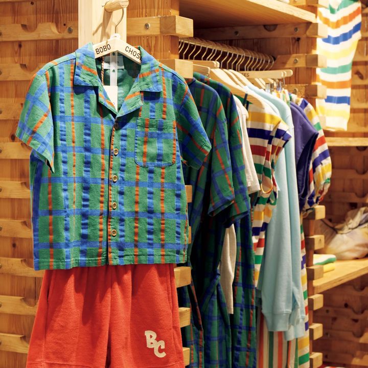 〈ボボ・ショーズ〉の子供用チェックシャツとバミューダパンツ
