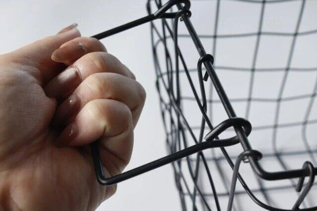 ダイソー ワイヤークラフトバスケット 持ち手