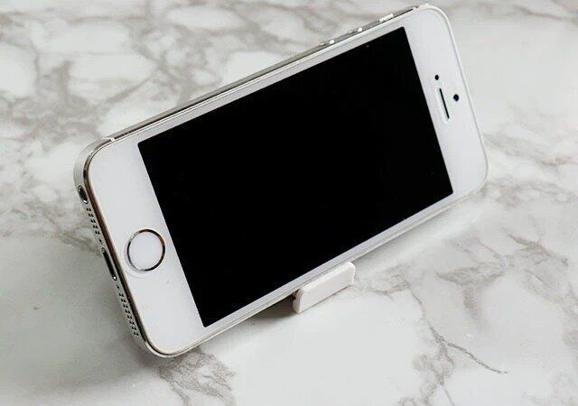 ダイソー ライトニングケーブル スタンド