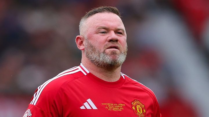 太りすぎが心配される38歳ルーニー、すごいフリーキックを決める