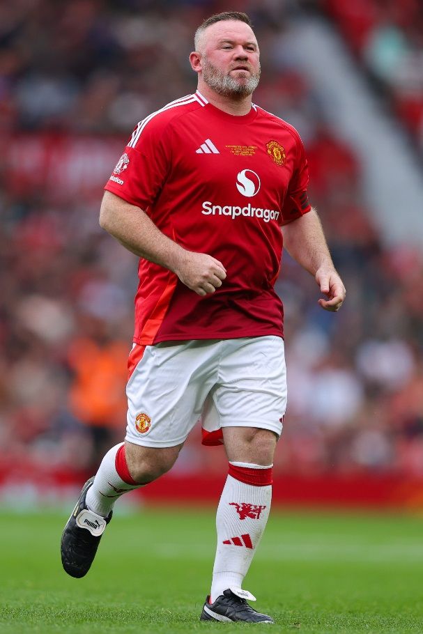 太りすぎが心配される38歳ルーニー、すごいフリーキックを決める