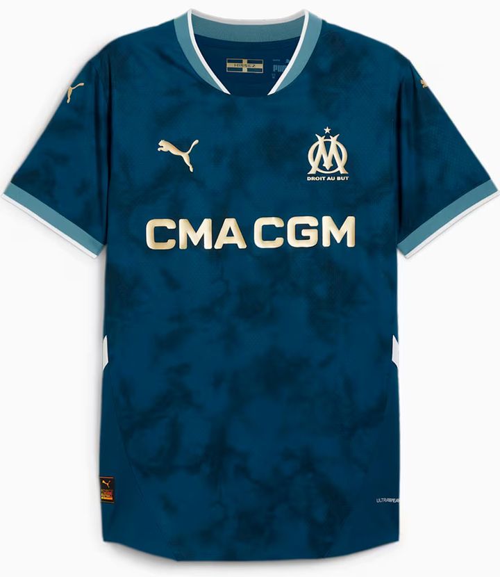 特別エンブレム登場！名門マルセイユの今季ユニフォームを一挙紹介 サードは「自動車デザイン」に