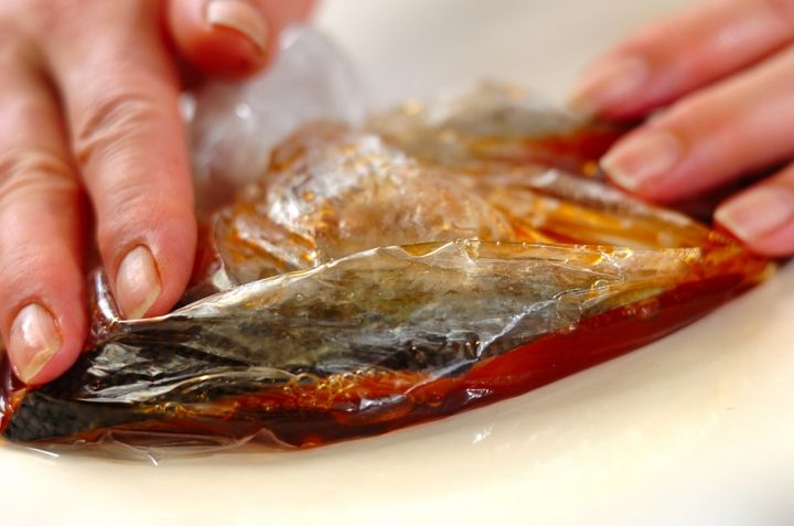 鮭のグリル ケイパーソースの下準備1