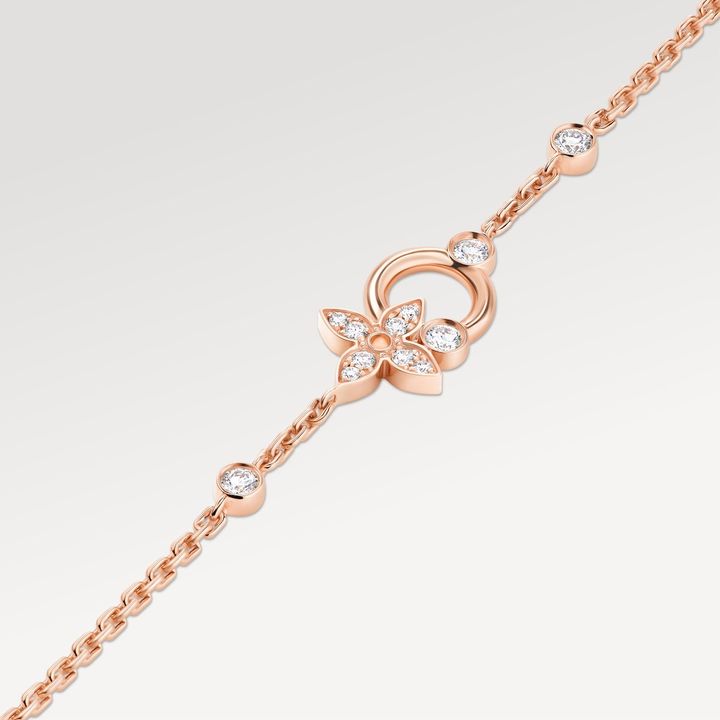 モノグラム・フラワーにインフィニティサークルを融合させたデザインが特徴