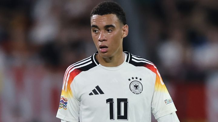 バイエルンが憤慨したムシアラのバロンドール落選、FF編集長が説明 「主な理由は3つある」