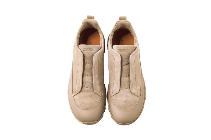 〈ゼニア〉のスニーカー