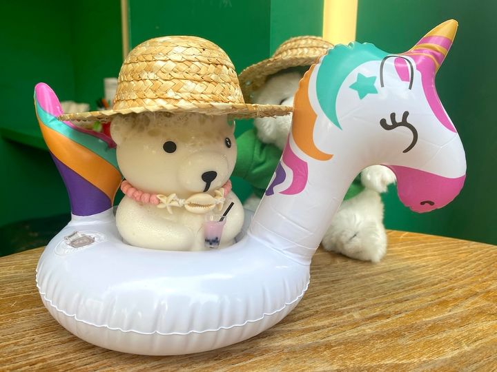 「はちみつバナナミルクKUMAペチーノ」1200円（「夏クマボトル」付き2400円）