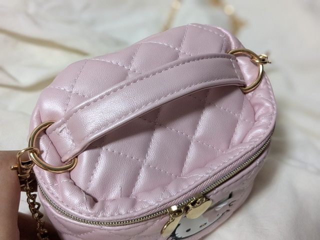 キティショルダーバッグ上から見たところ