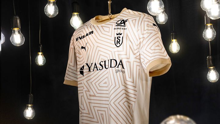 伊東純也と中村敬斗のスタッド・ランス、迷路のような新ユニフォームを発表！「輝くゴールド」の意味とは