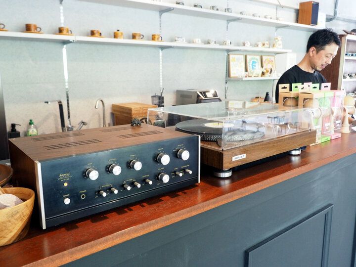 鎌倉の路地裏で見つけた♪ 北欧を感じる癒やしのヴィンテージ雑貨カフェ「白と熊 藝品」