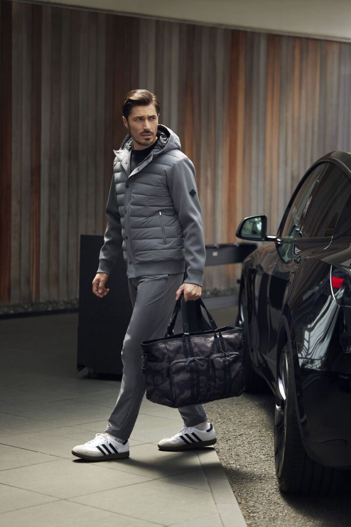 旅とゴルフを愛する大人達へ。機能性とファッション性を両立したAWコレクション