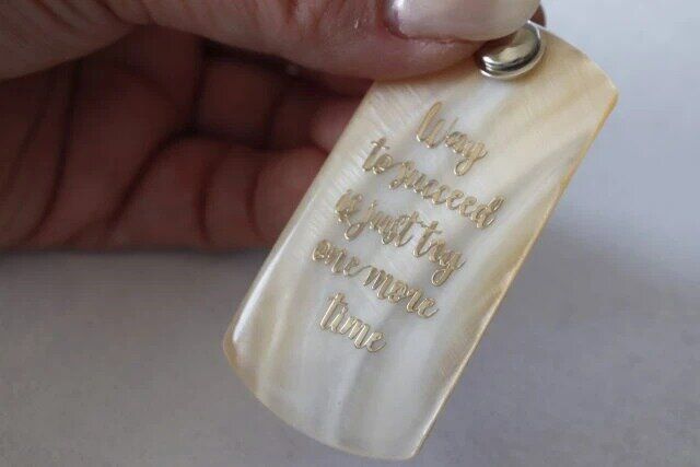 ダイソー 靴べらにもなるシェルキーホルダー