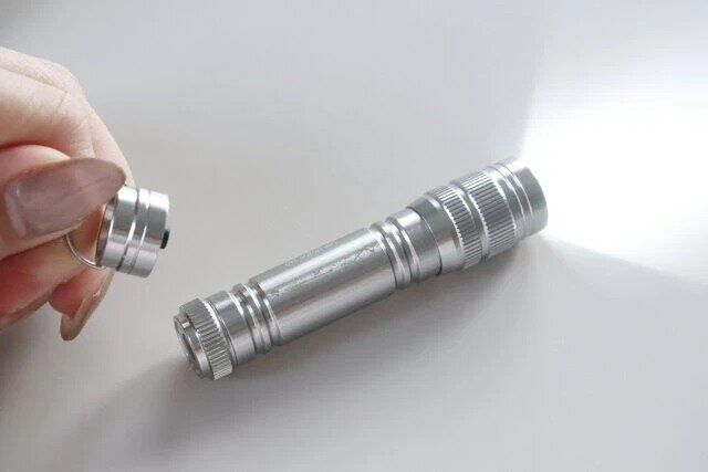 ダイソー LEDキーライト ラクラク 点灯