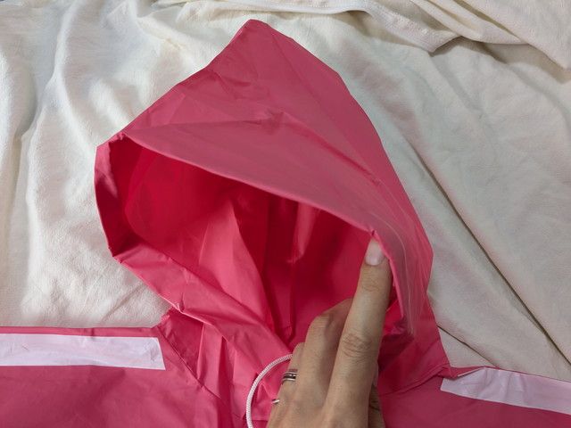 レインポンチョのフード