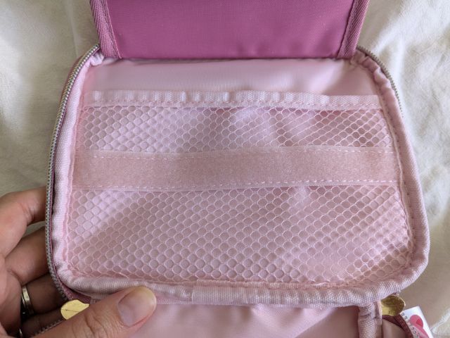 メッシュポケット