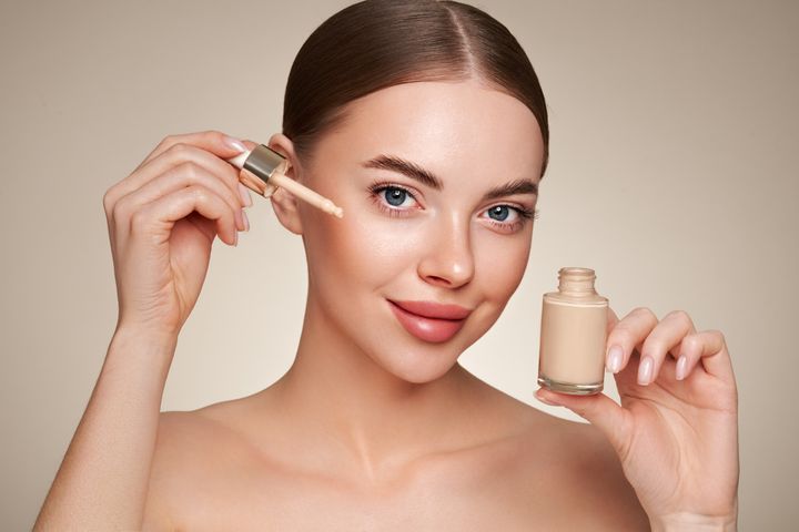 肌悩みをしっかりカバー！40・50代が使うべきファンデーション3つ