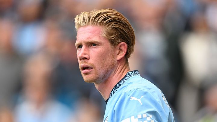 33歳デブライネ、30秒で終わるヘアスタイリングを明かす 「まずはワックスを…」