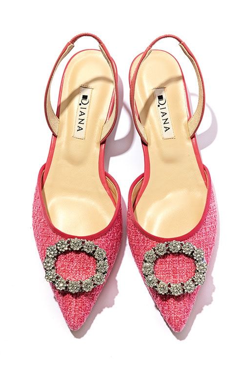 より一層女っぽい気分を高めてくれるホットピンク。［H2］¥18,150（ダイアナ／ダイアナ 銀座本店）