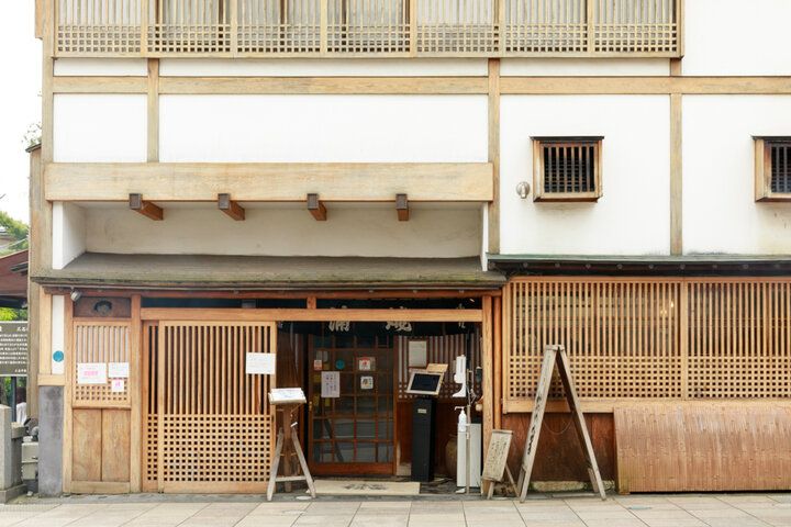 静岡・三島の名店「うなぎ 桜家」で清流が生み出す贅沢なうなぎ重箱をいただきに♪