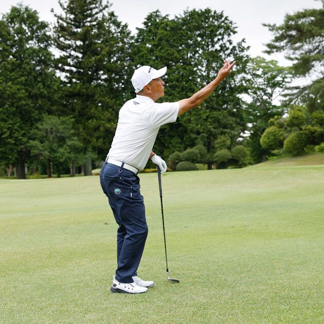 30ヤードのアプローチは「ボールを投げるリズム」で打つ！