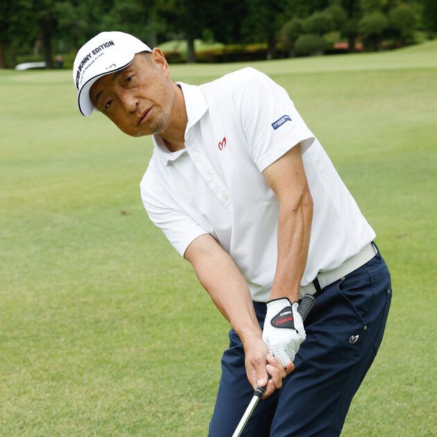 30ヤードのアプローチは「ボールを投げるリズム」で打つ！