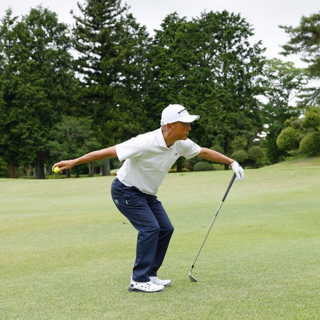 30ヤードのアプローチは「ボールを投げるリズム」で打つ！