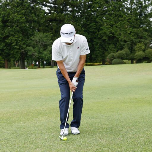 30ヤードのアプローチは「ボールを投げるリズム」で打つ！